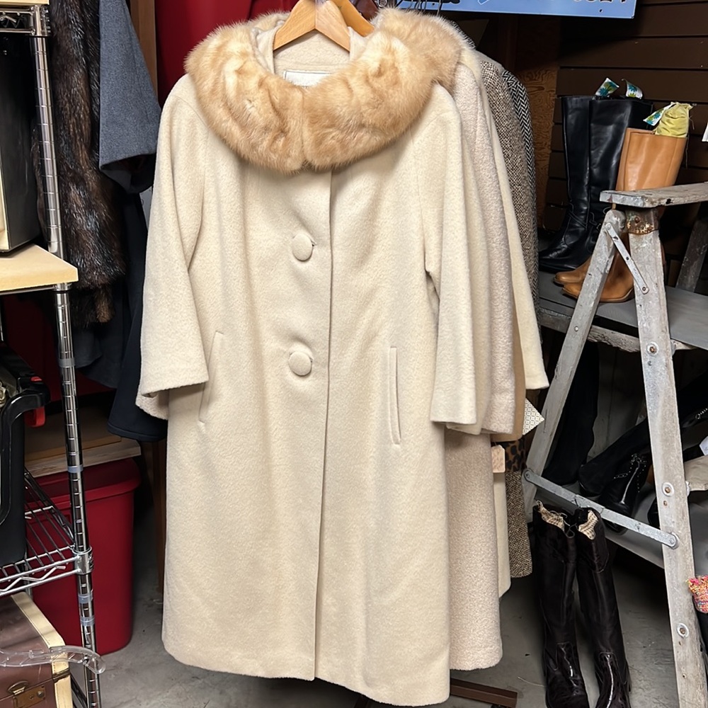 Forstmann Cream Vtg Coat With Soft Fur Collar